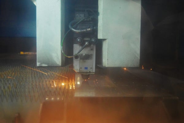 laser cutting assembly
