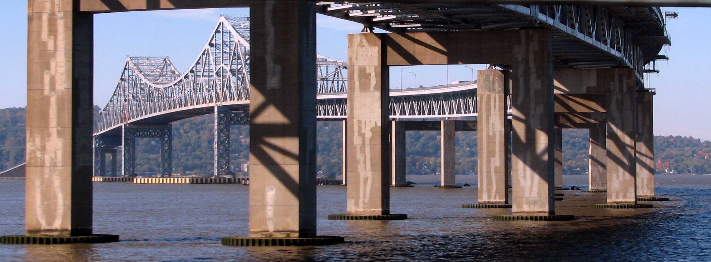 Support structures on the Tappan Zee Bridge